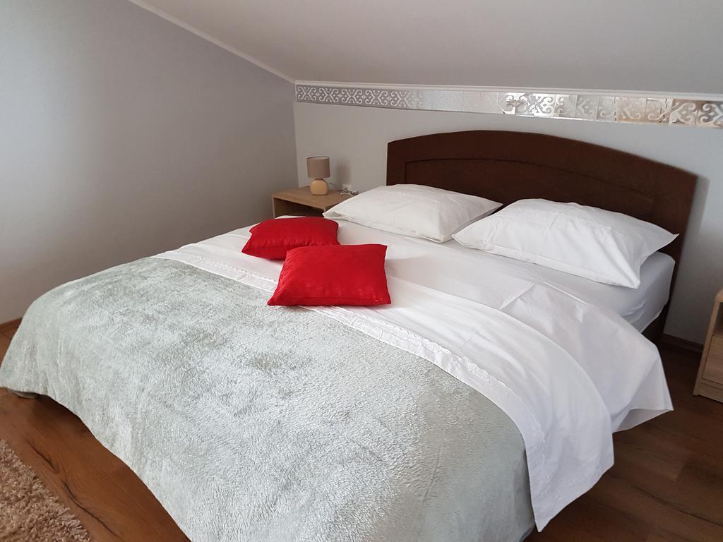 Apartments Suzana Novi Vinodolski Kültér fotó