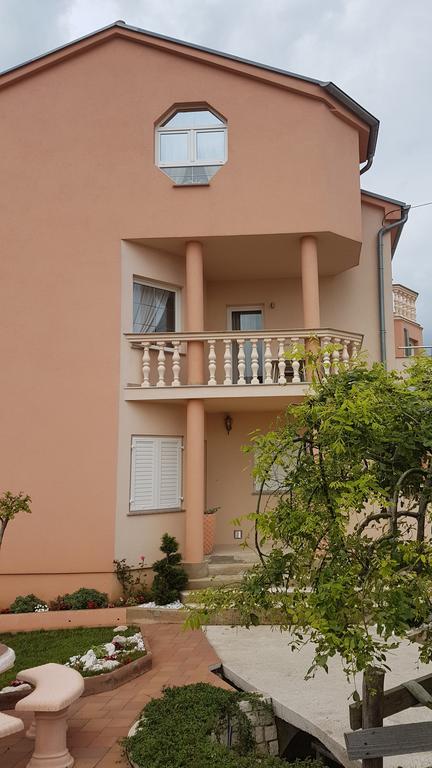 Apartments Suzana Novi Vinodolski Kültér fotó