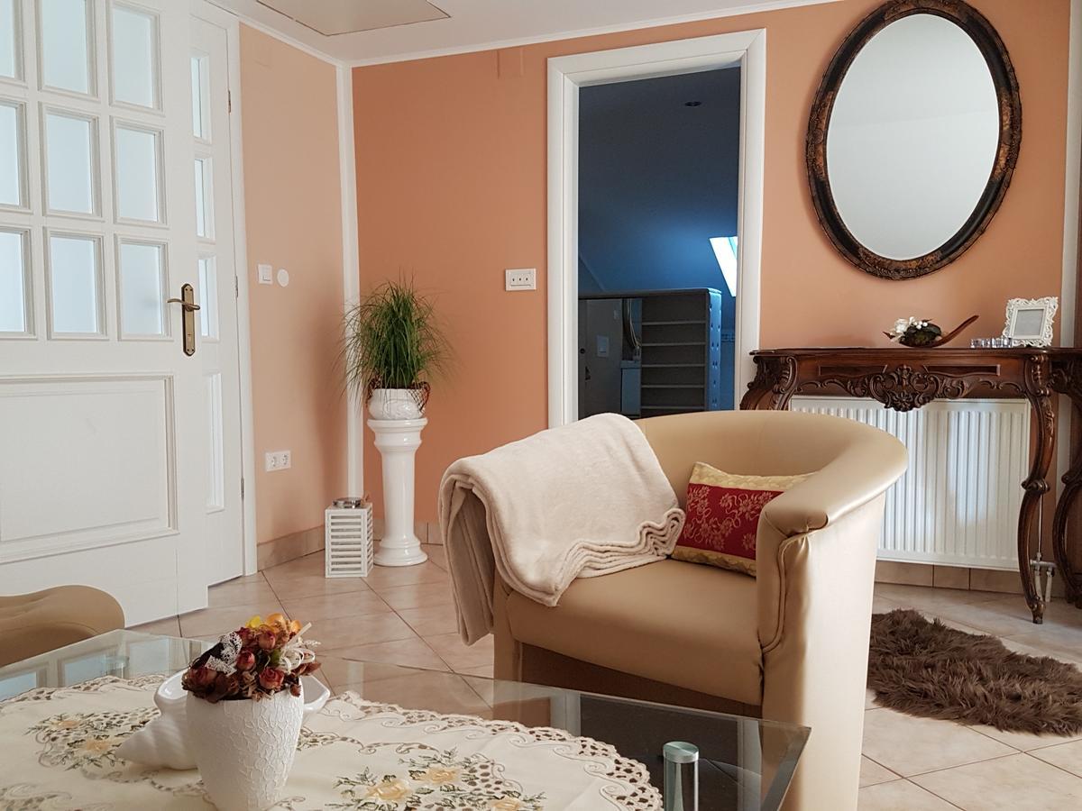 Apartments Suzana Novi Vinodolski Kültér fotó